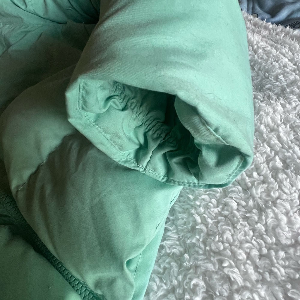 Gymshark Women's Mint Green Puffer Jacket - Picture 6 of 10